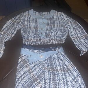 blue 2 piece shirt and sweater with buttons. size Xs